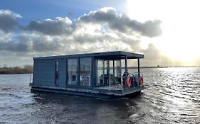 Varend Genieten Op Houseboats